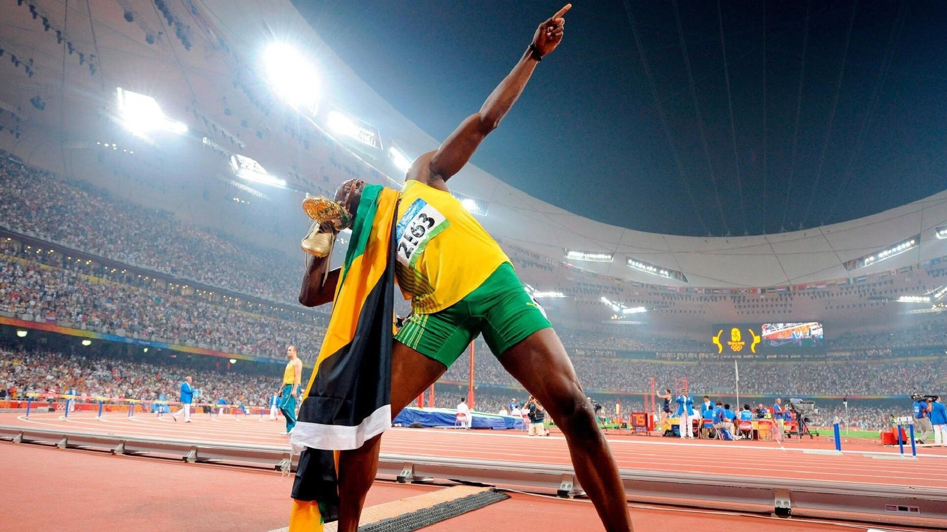 国际名将来华参赛，提升中国足球国际影响力，中国足球国家队引进外籍